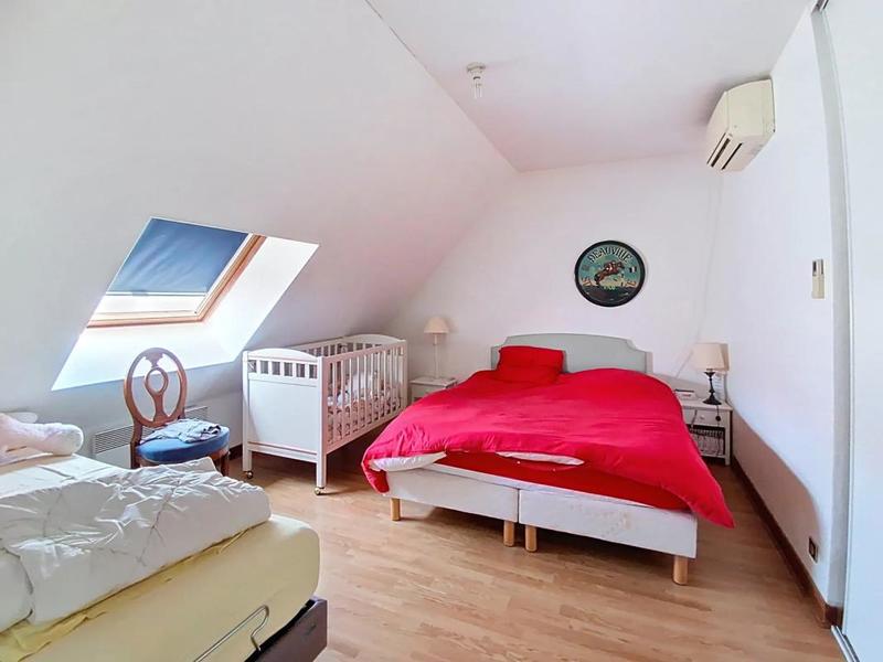 Maison - 210 m² - 8 pièces