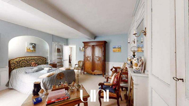 Maison - 208 m² - 8 pièces