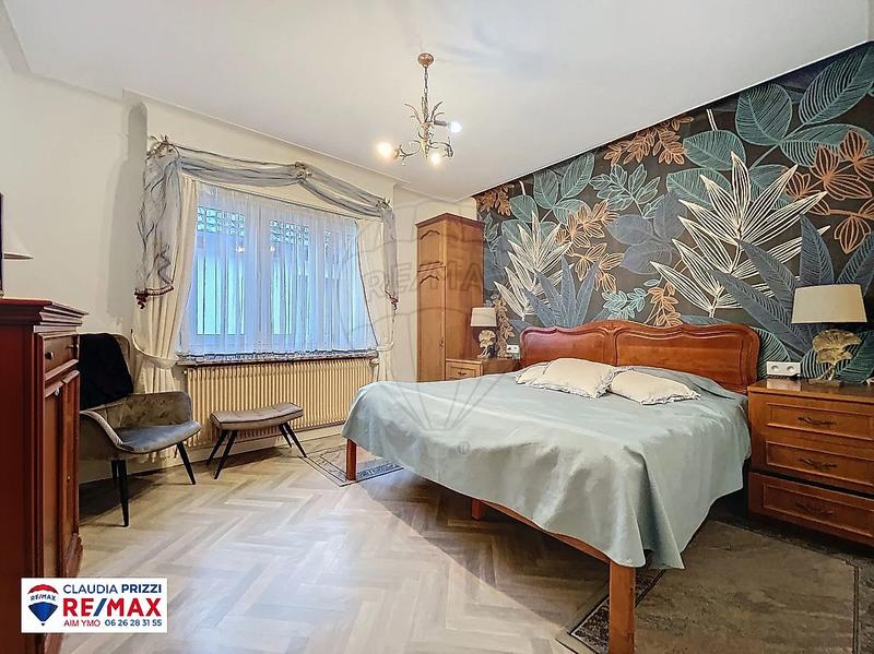 Maison - 428 m² - 19 pièces