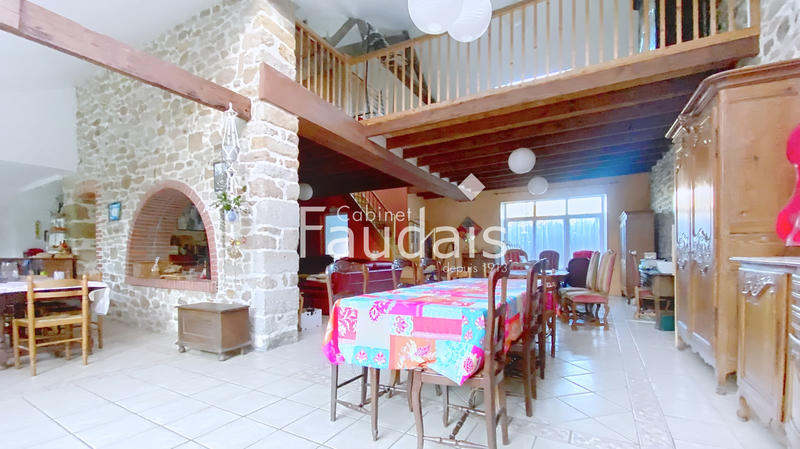 Propriété - 329 m² - 10 pièces