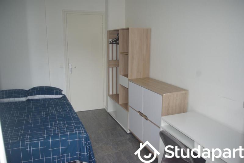 Chambre - 13 m² - 1 pièce