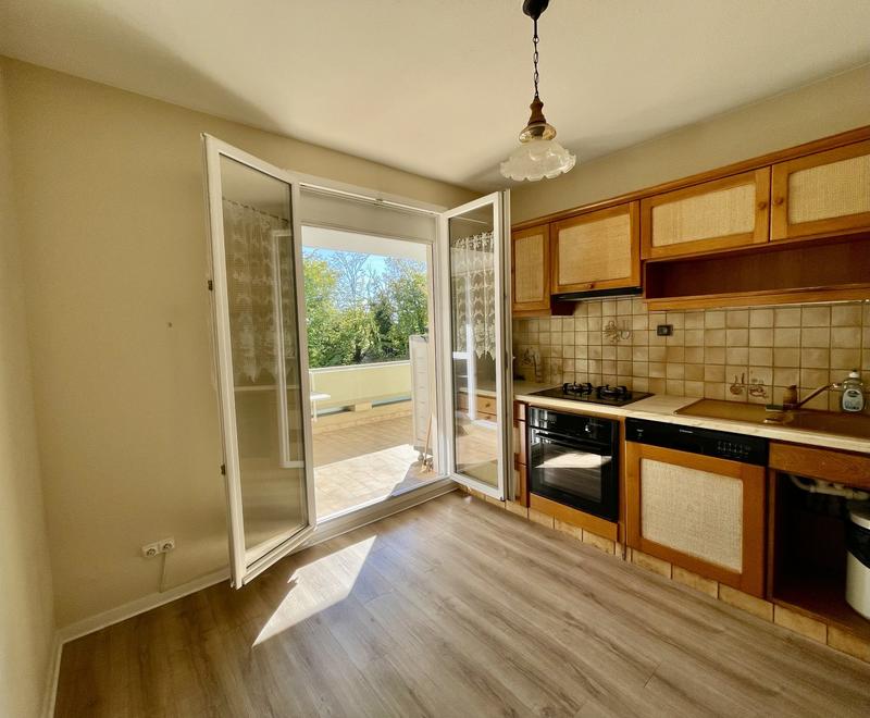 Appartement - 90 m² - 4 pièces