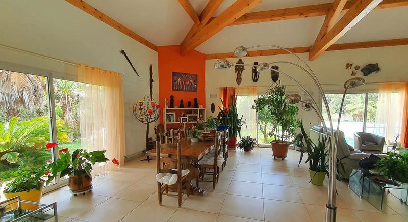 Demeure - 320 m² - 8 pièces