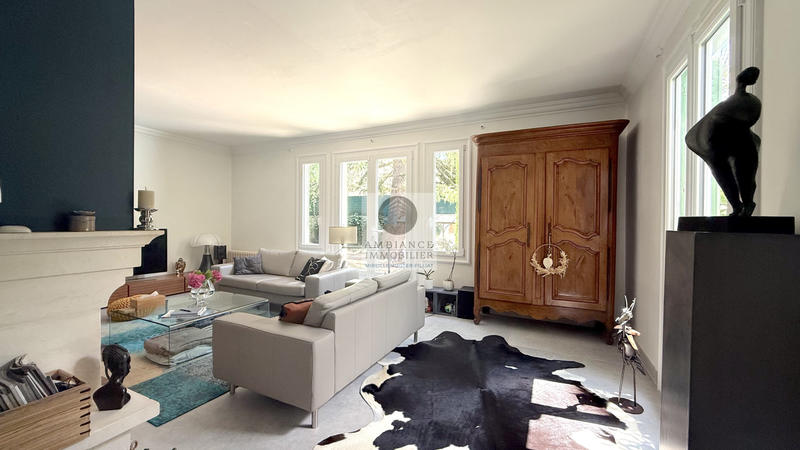 Maison - 174 m² - 9 pièces