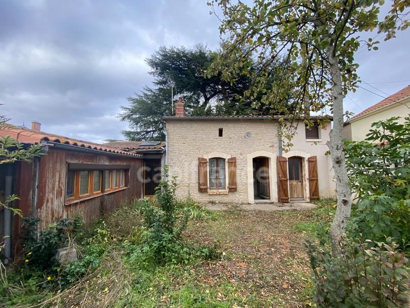 Maison en pierre - 75 m² - 4 pièces