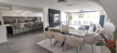 Maison - 177 m² - 5 pièces