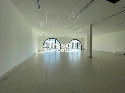 Bureau - 104 m² - 1 pièce