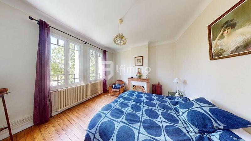 Demeure - 200 m² - 10 pièces