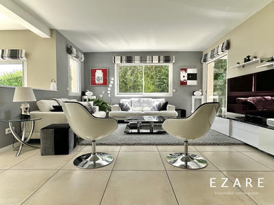 Maison - 180 m² - 8 pièces