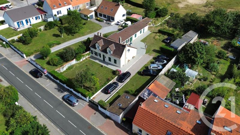 Maison - 210 m² - 11 pièces