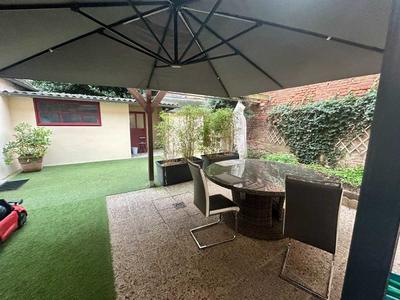 Maison - 233 m² - 10 pièces