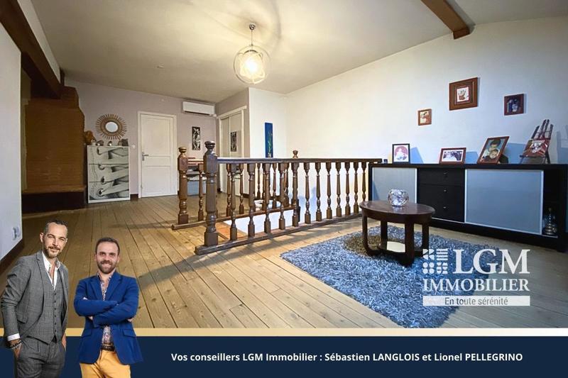 Maison - 240 m² - 7 pièces