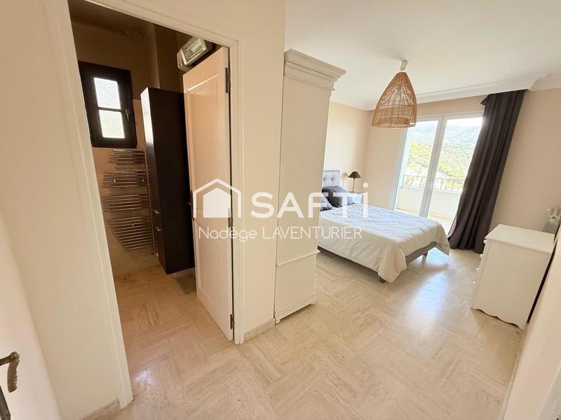 Villa - 291 m² - 11 pièces