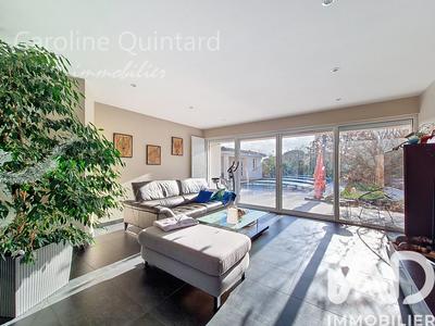 Maison - 202 m² - 5 pièces