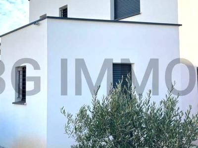 Maison - 105 m² - 5 pièces