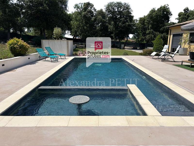 Maison - 257 m² - 7 pièces