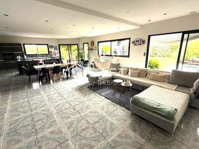 Maison - 365 m² - 10 pièces