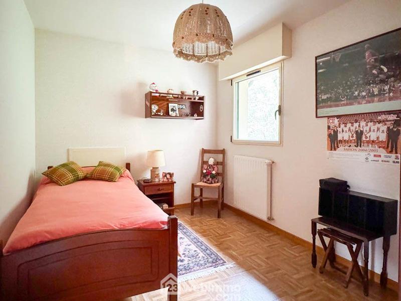 Maison - 235 m² - 8 pièces