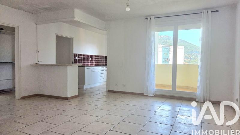 Appartement - 83 m² - 4 pièces