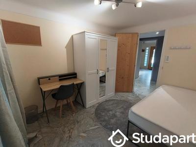 Chambre - 10 m² - 1 pièce