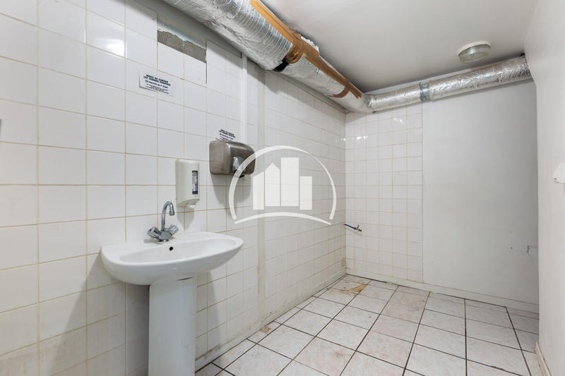 Local commercial - 264 m²