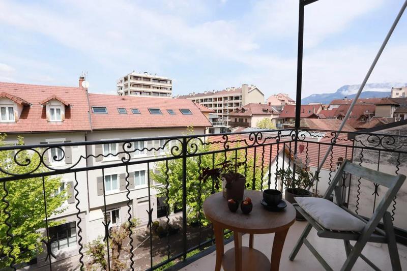 Appartement - 90 m² - 3 pièces