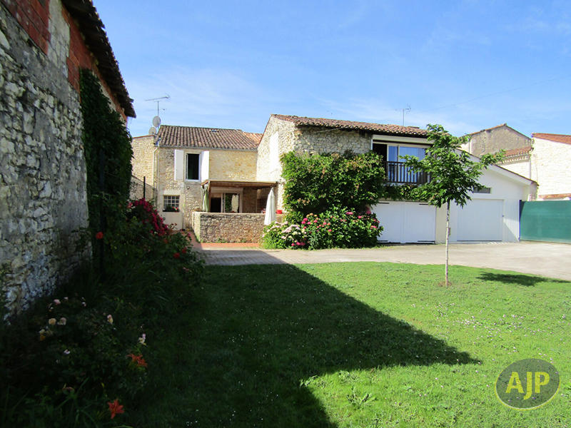 Maison - 315 m² - 10 pièces