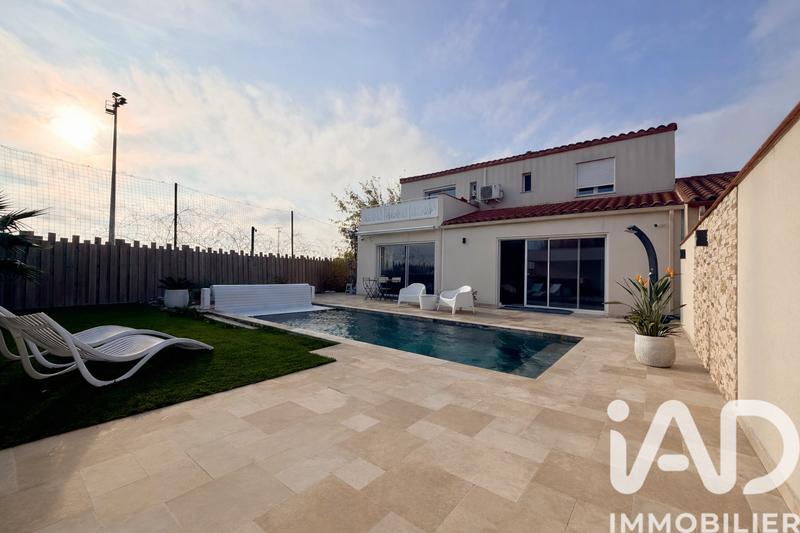 Maison - 246 m² - 9 pièces