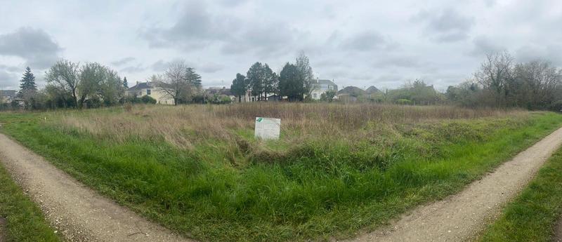 Terrain constructible - 800 m²