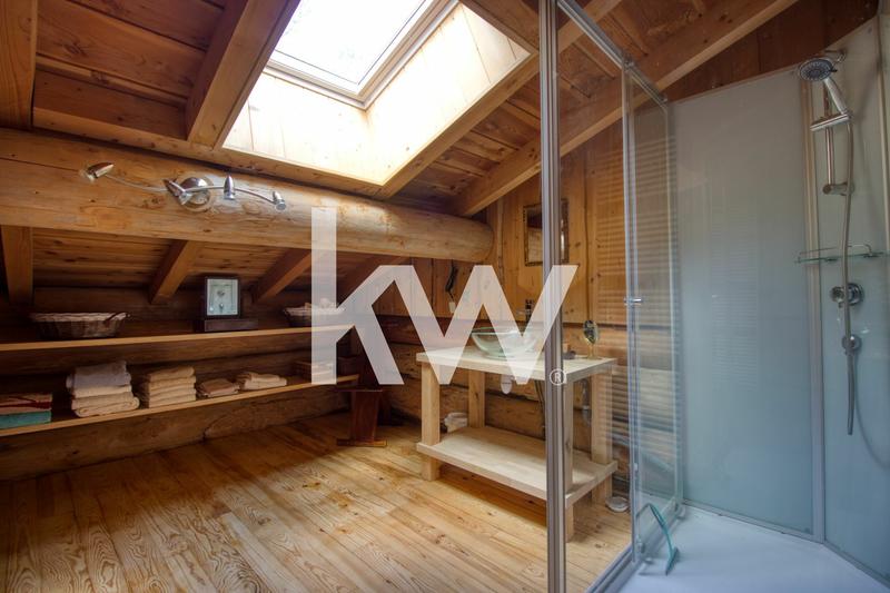 Maison - 260 m² - 8 pièces