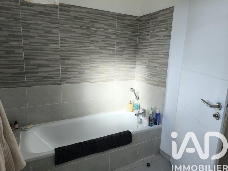 Maison - 90 m² - 3 pièces