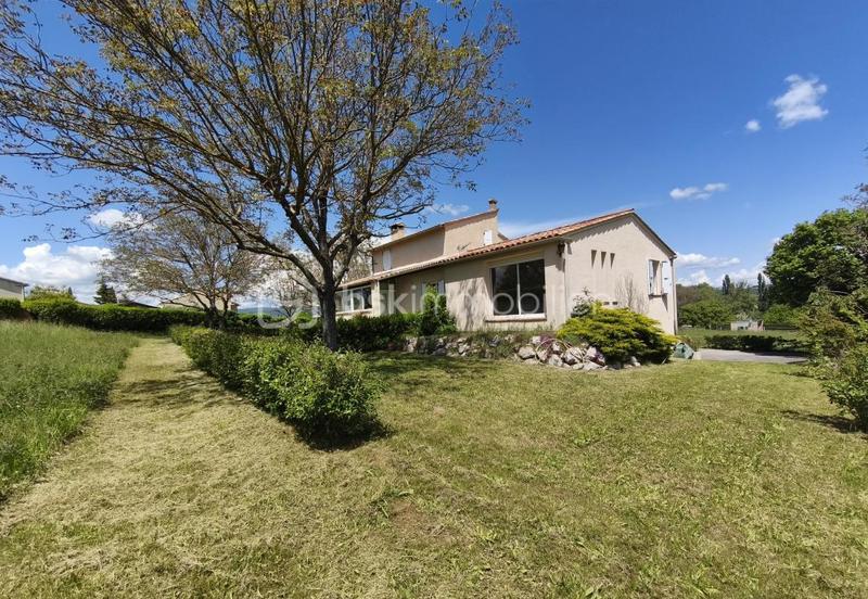 Maison traditionnelle - 187 m² - 7 pièces