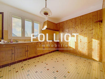 Maison - 151 m² - 8 pièces