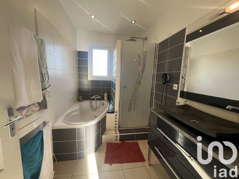 Maison - 99 m² - 5 pièces