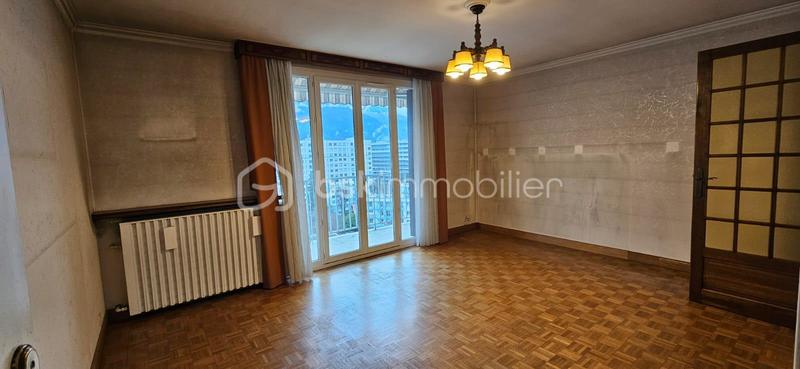 Appartement - 83 m² - 3 pièces