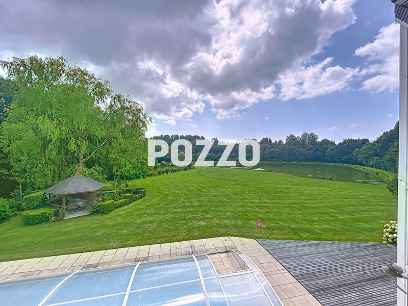 Maison - 285 m² - 7 pièces