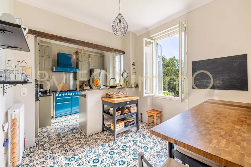 Maison de ville - 230 m² - 9 pièces