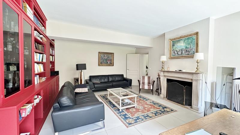 Maison - 450 m² - 12 pièces