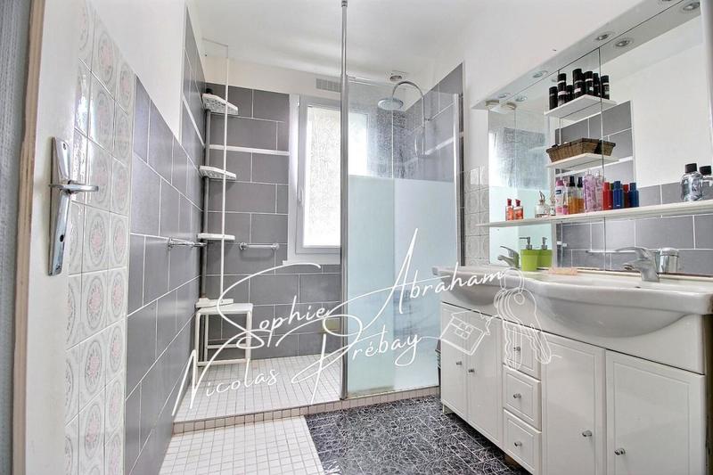 Maison - 161 m² - 7 pièces