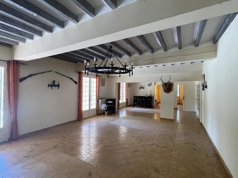 Maison - 258 m² - 9 pièces