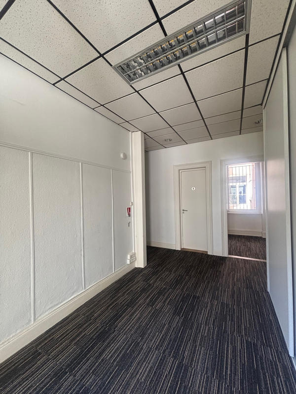 Bureau - 293 m²