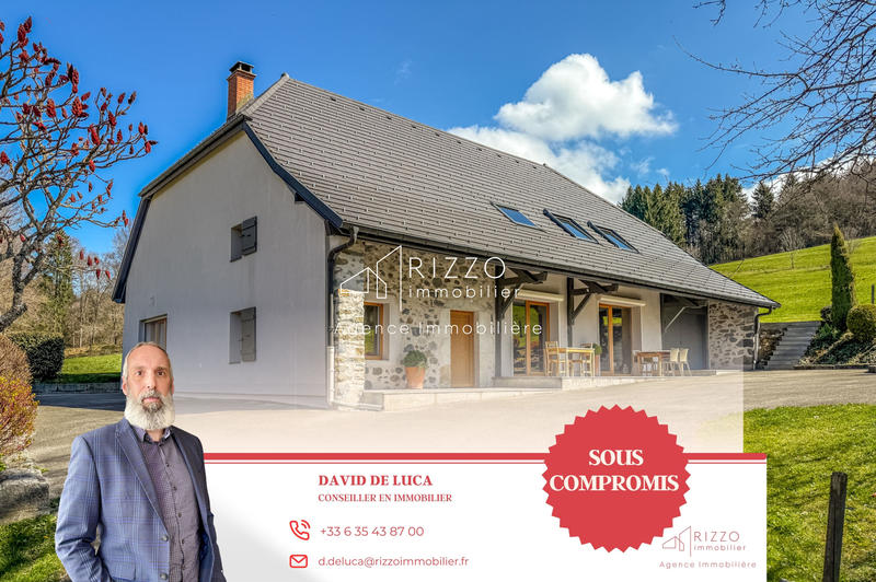 Maison - 202 m² - 8 pièces