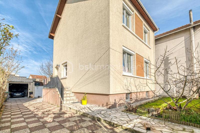 Maison - 160 m² - 6 pièces