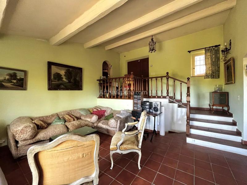 Maison - 261 m² - 7 pièces