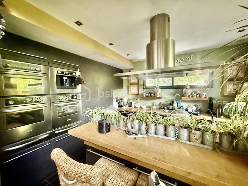 Villa - 182 m² - 6 pièces