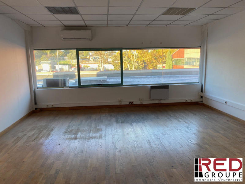 Local d'activités - 199 m²