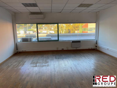 Local d'activités - 199 m²