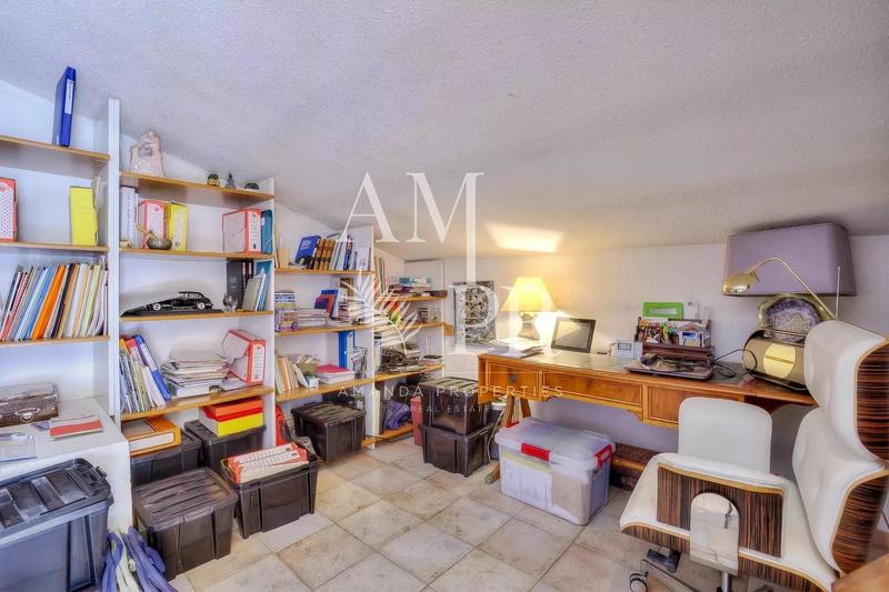 Villa - 232 m² - 7 pièces