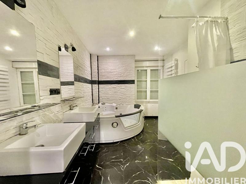 Maison - 170 m² - 8 pièces