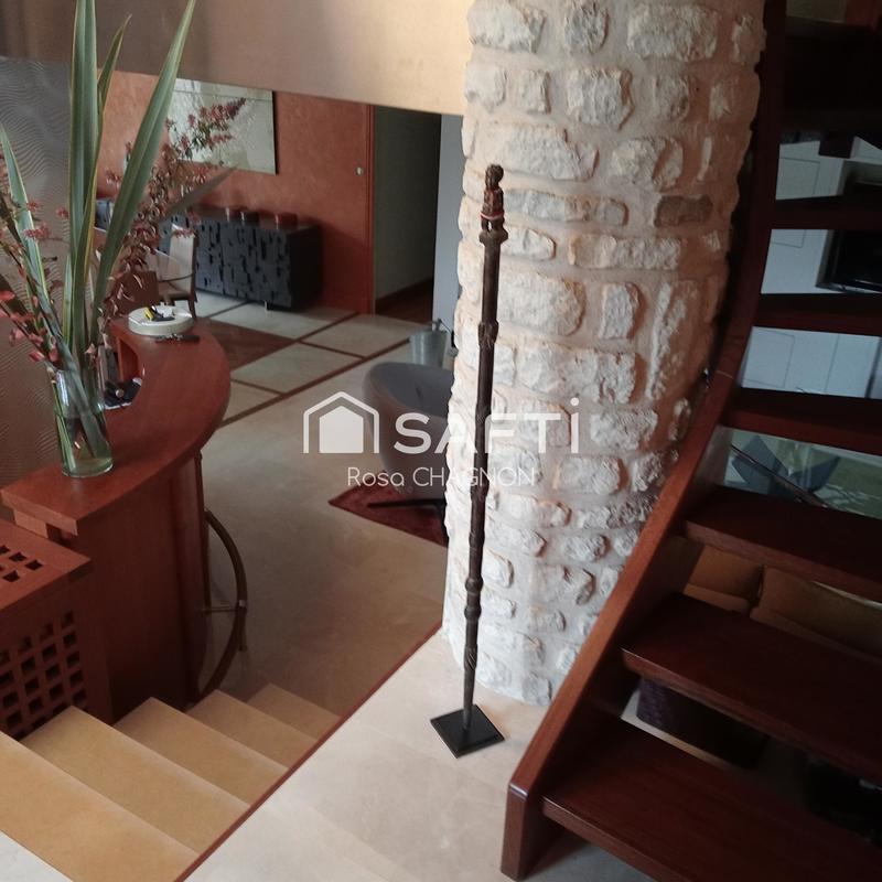 Maison - 220 m² - 7 pièces